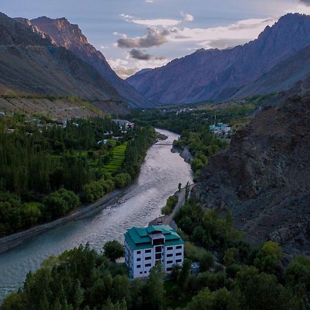 Hotel Chhutuk Heights Kargil Exterior foto