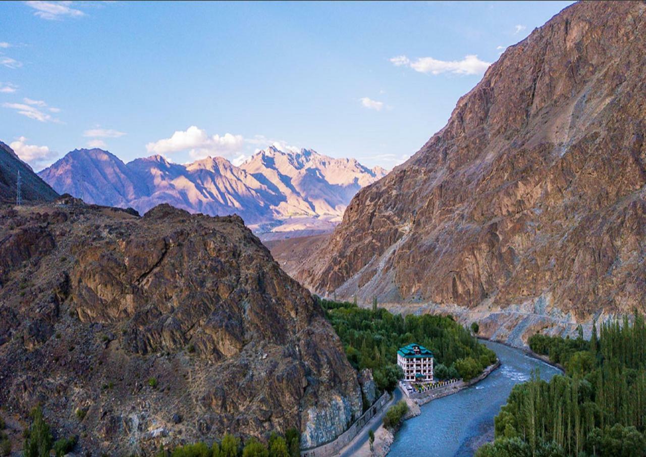 Hotel Chhutuk Heights Kargil Exterior foto